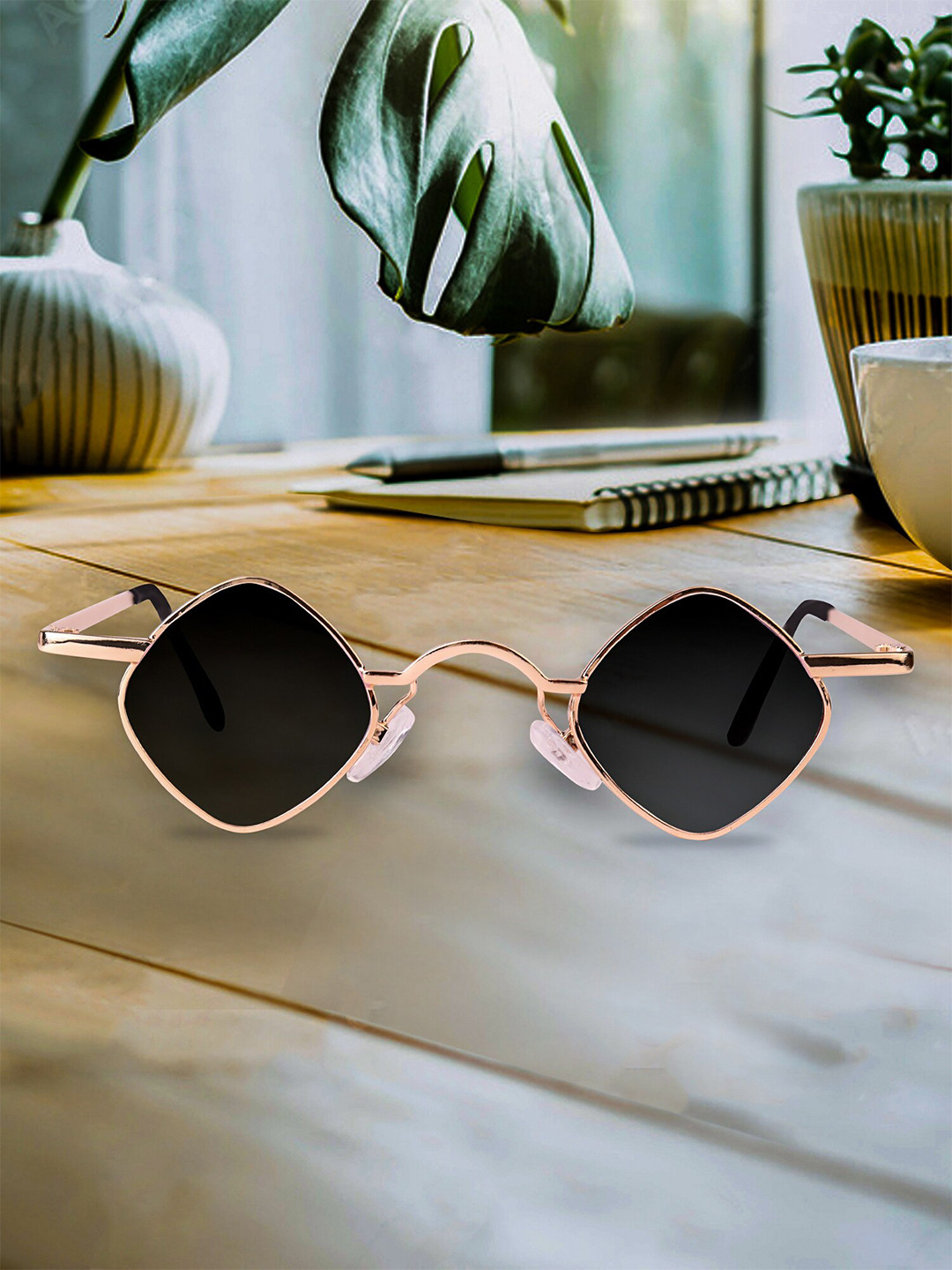 Spiky Unisex Kids Black Lens & Gold-Toned Rectangle Sunglasses with UV Protected Lens 
Spiky Unisex Kids Black Lens & Gold-Toned Rectangle Sunglasses with UV Protected Lens