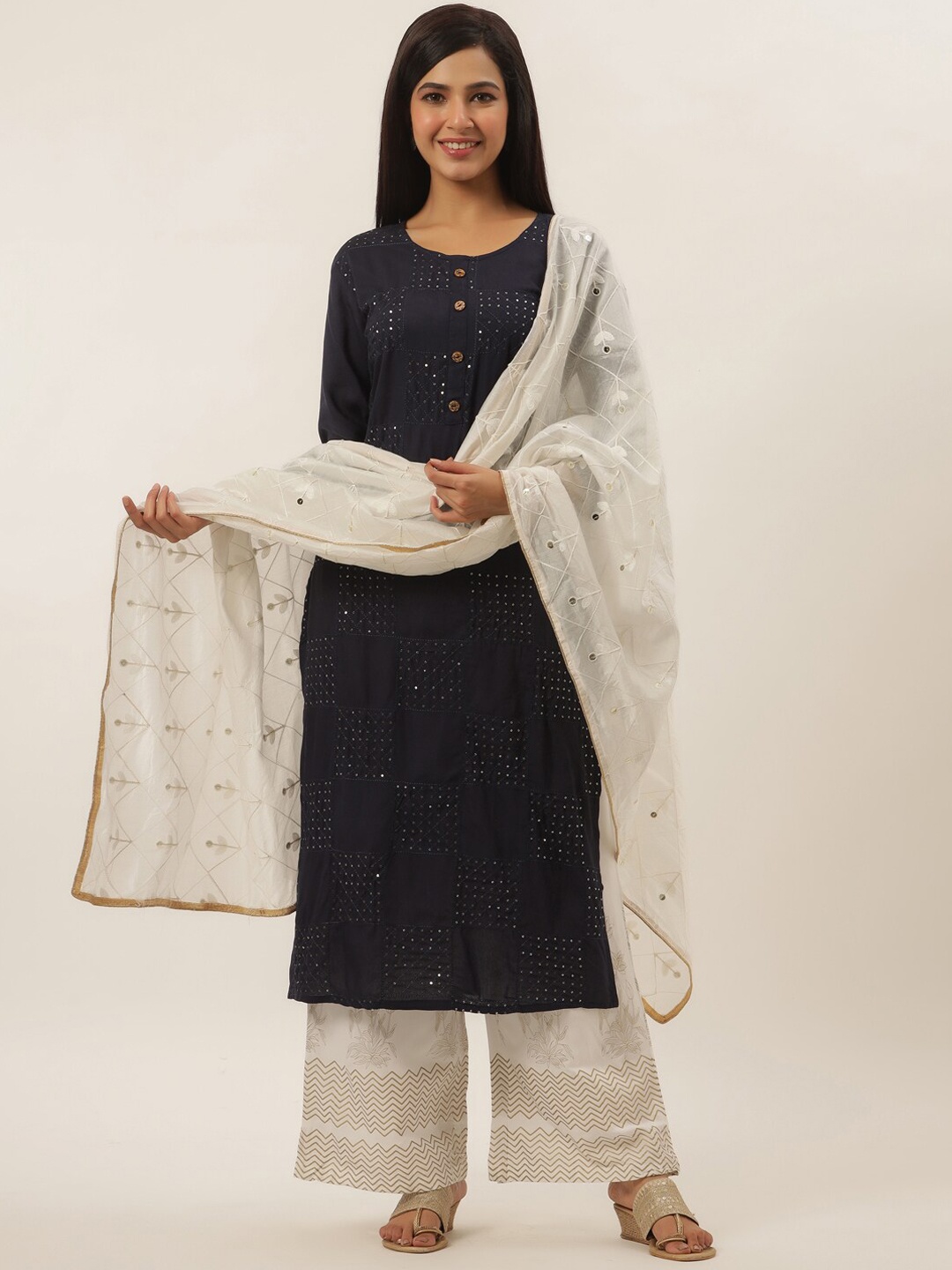 Yufta Women Navy Blue Floral Embroidered Panelled Sequinned Kurti with Trousers & With Dupatta
Yufta Women Navy Blue Floral Embroidered Panelled Sequinned Kurti with Trousers & With Dupatta