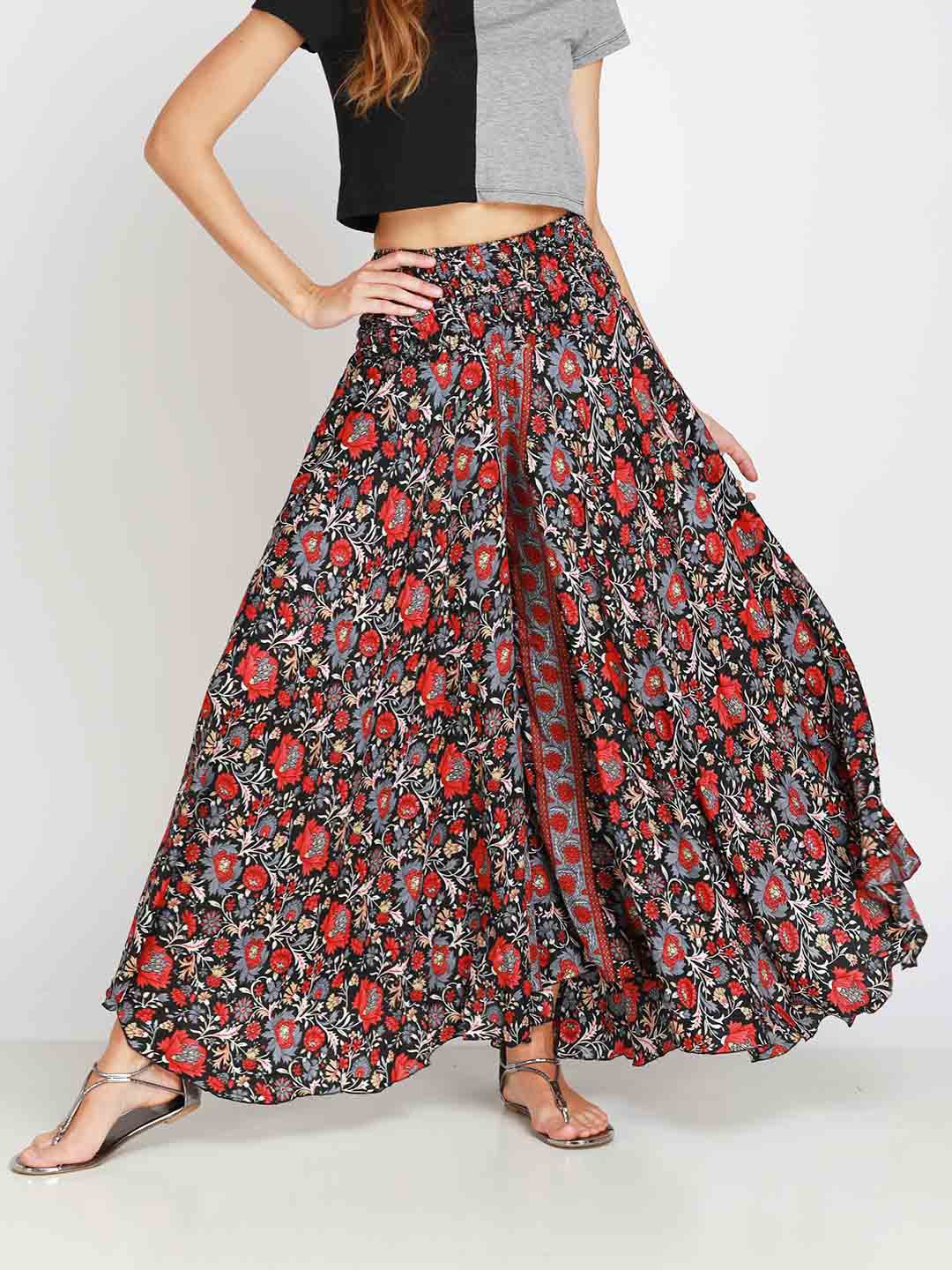 angloindu Women Black Floral Printed Relaxed Flared High-Rise Easy Wash Pleated Trousers
angloindu Women Black Floral Printed Relaxed Flared High-Rise Easy Wash Pleated Trousers