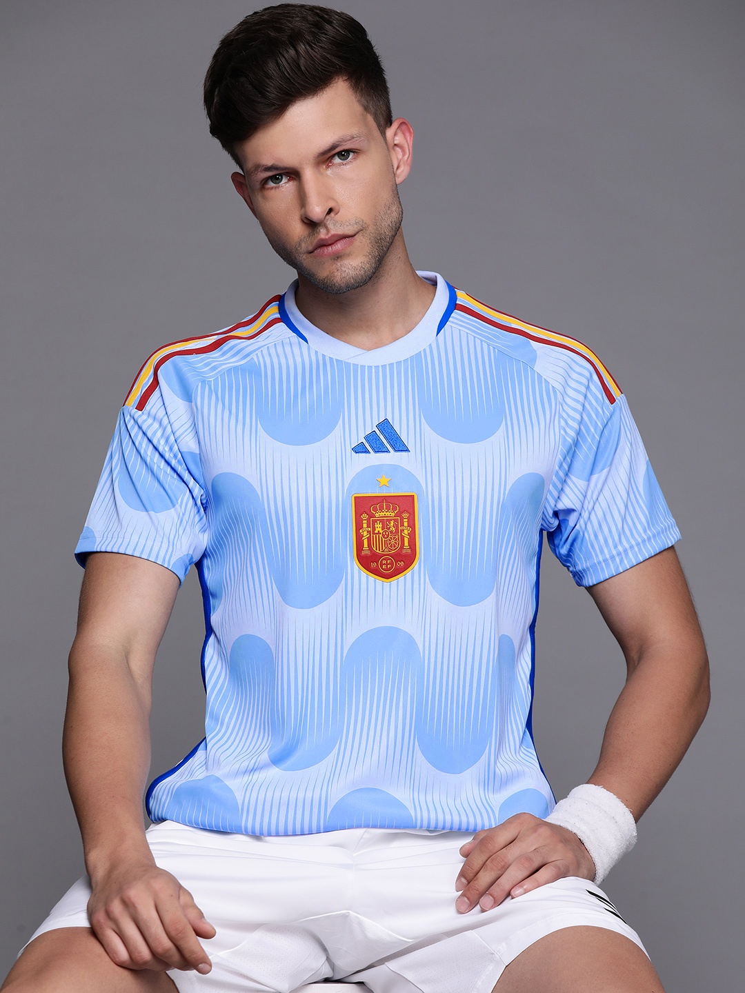 ADIDAS Men Blue & Maroon Printed Applique Slim Fit FIFA WC Football Spain 22 AWAY JERSEY
ADIDAS Men Blue & Maroon Printed Applique Slim Fit FIFA WC Football Spain 22 AWAY JERSEY