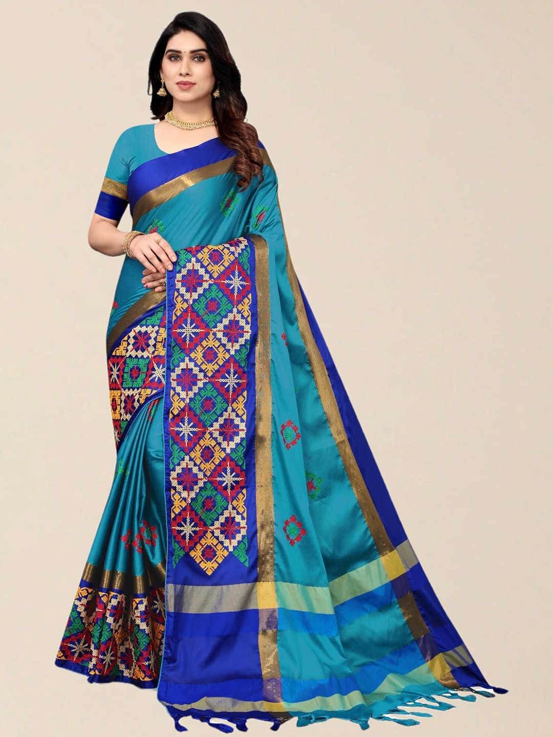 SERONA FABRICS Turquoise Blue & Green Embellished Kutchi Embroidery Silk Cotton Saree
SERONA FABRICS Turquoise Blue & Green Embellished Kutchi Embroidery Silk Cotton Saree
