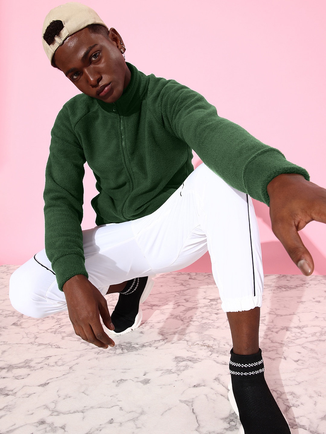 The Roadster Life Co. Men Mock Collar Long Sleeves Half-Zip Closure Sweatshirt, Green
The Roadster Life Co. Men Mock Collar Long Sleeves Half-Zip Closure Sweatshirt, Green