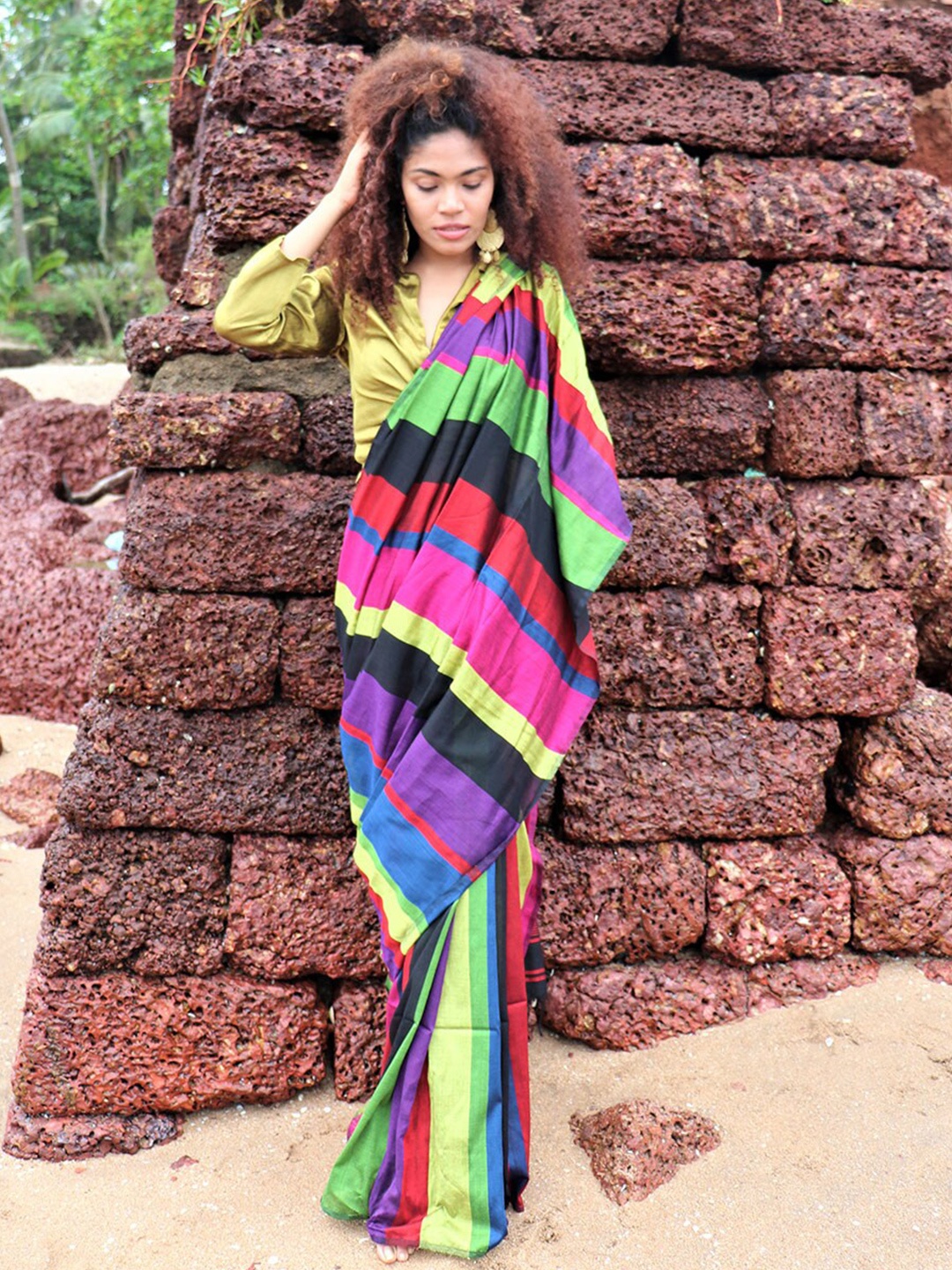 Chidiyaa Pink & Blue Colourblocked Saree