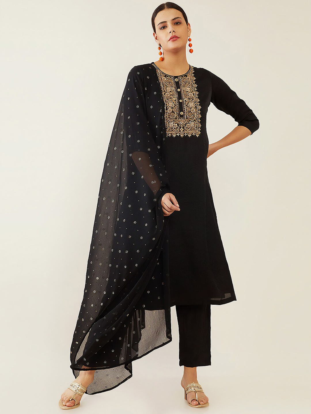 Soch Women Black Floral Embroidered High Slit Zardozi Kurta with Trousers & With Dupatta
Soch Women Black Floral Embroidered High Slit Zardozi Kurta with Trousers & With Dupatta