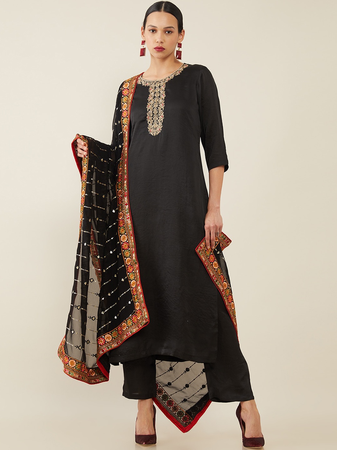 Soch Women Black Ethnic Motifs Embroidered Zardozi Kurti with Trousers & With Dupatta
Soch Women Black Ethnic Motifs Embroidered Zardozi Kurti with Trousers & With Dupatta