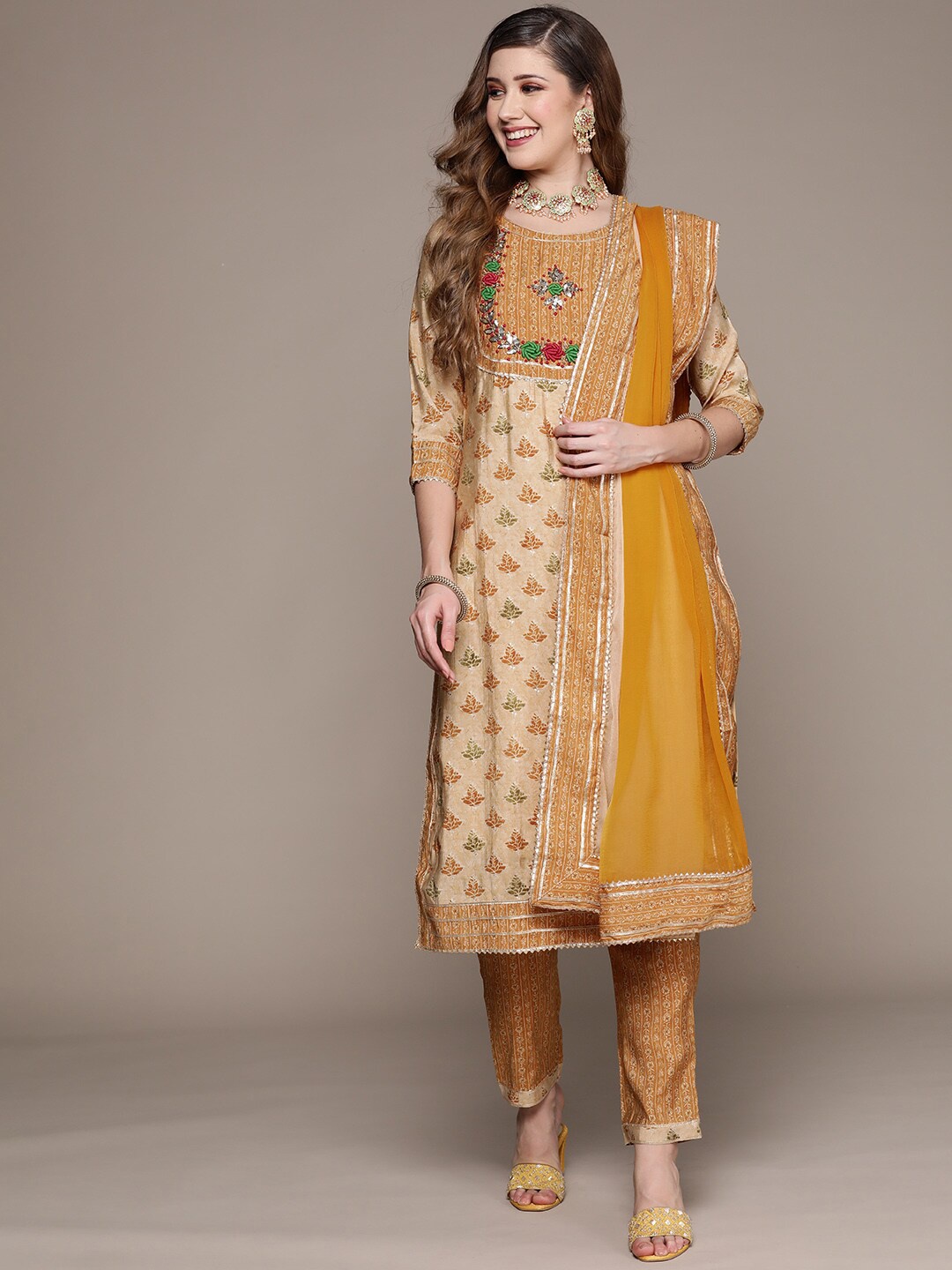 Ishin Women Mustard Yellow Ethnic Motifs Printed Gotta Patti Kurta with Trousers & With Dupatta
Ishin Women Mustard Yellow Ethnic Motifs Printed Gotta Patti Kurta with Trousers & With Dupatta