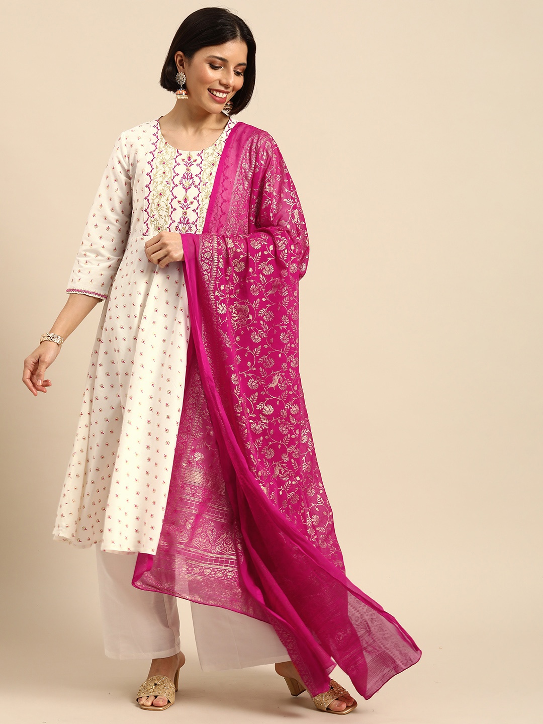 Anouk Women Cream And Fuchsia Pink Woven Design Anarkali Kurta with Palazzos & Dupatta
Anouk Women Cream And Fuchsia Pink Woven Design Anarkali Kurta with Palazzos & Dupatta
