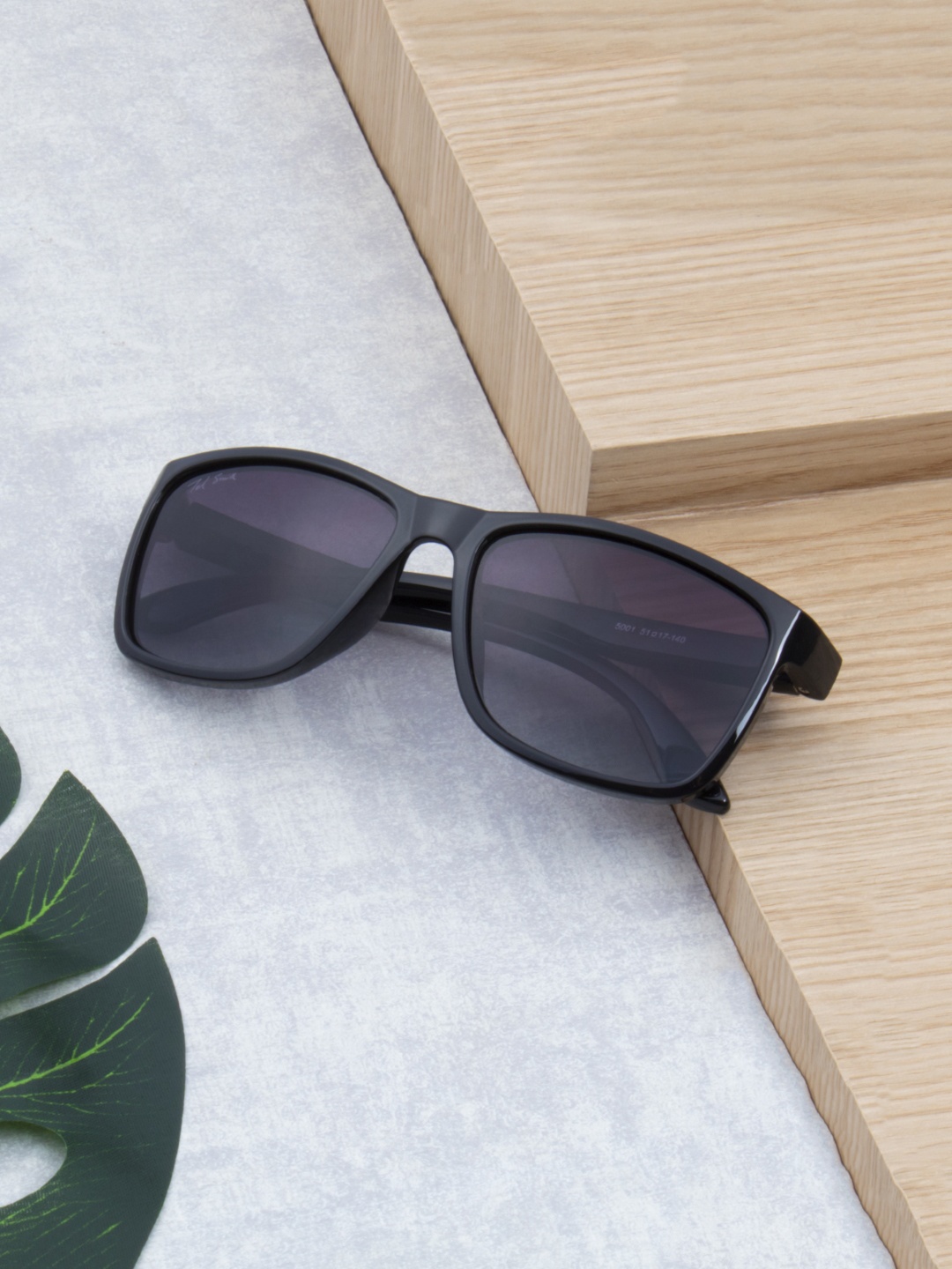 Ted Smith Unisex Purple Lens & Black Wayfarer Sunglasses with Polarised and UV Protected Lens
Ted Smith Unisex Purple Lens & Black Wayfarer Sunglasses with Polarised and UV Protected Lens