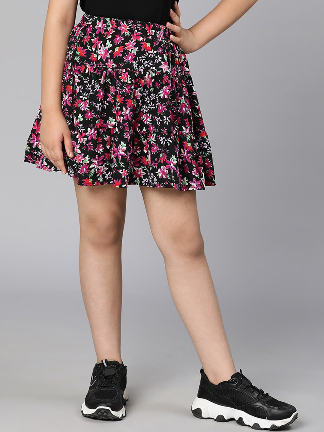Oxolloxo Girls Black Floral Printed Flare Pure Cotton Skirt
Oxolloxo Girls Black Floral Printed Flare Pure Cotton Skirt