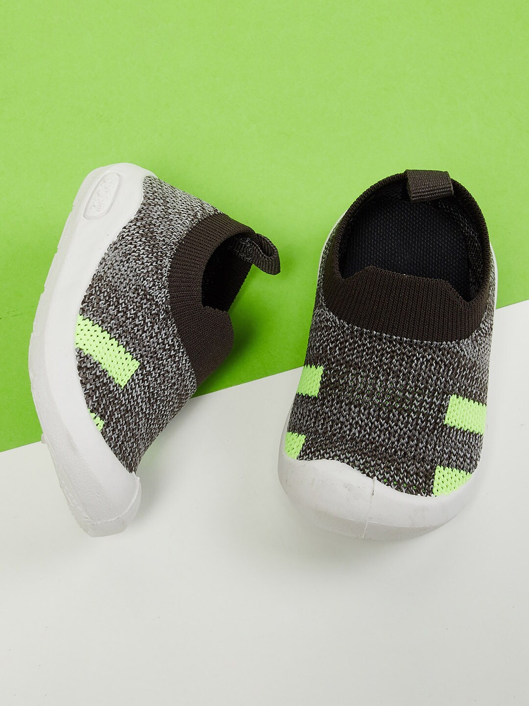 max Boys Grey Woven Design PU Slip-On Sneakers