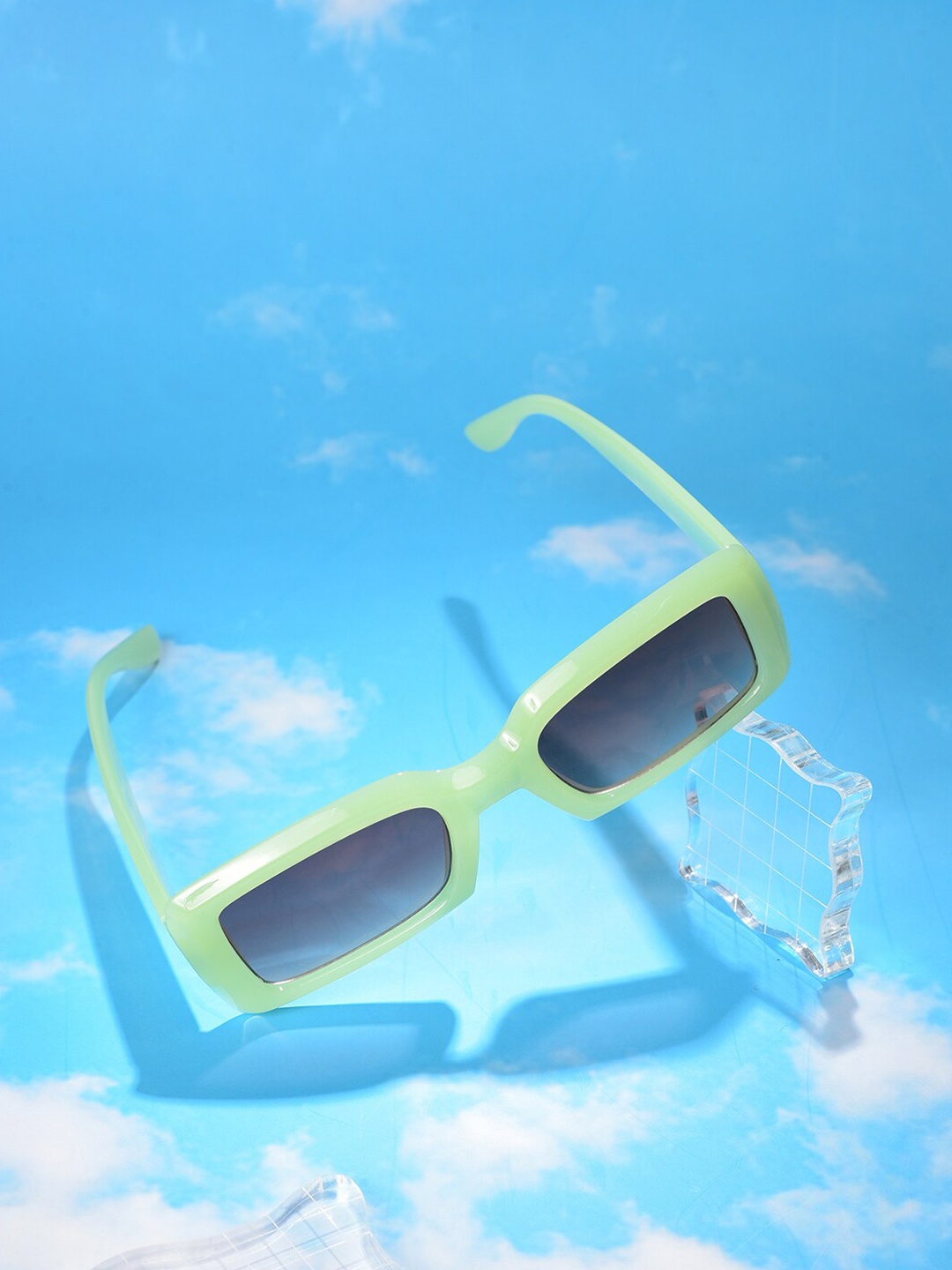 HAUTE SAUCE by Campus Sutra Women Black Lens & Green Rectangle Sunglasses with UV Protected Lens
HAUTE SAUCE by Campus Sutra Women Black Lens & Green Rectangle Sunglasses with UV Protected Lens