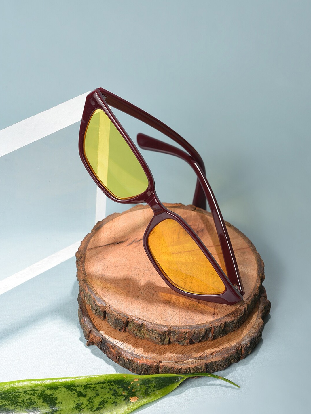 HAUTE SAUCE by Campus Sutra Women Yellow Lens & Brown Butterfly Sunglasses with UV Protected Lens, Black
HAUTE SAUCE by Campus Sutra Women Yellow Lens & Brown Butterfly Sunglasses with UV Protected Lens, Black