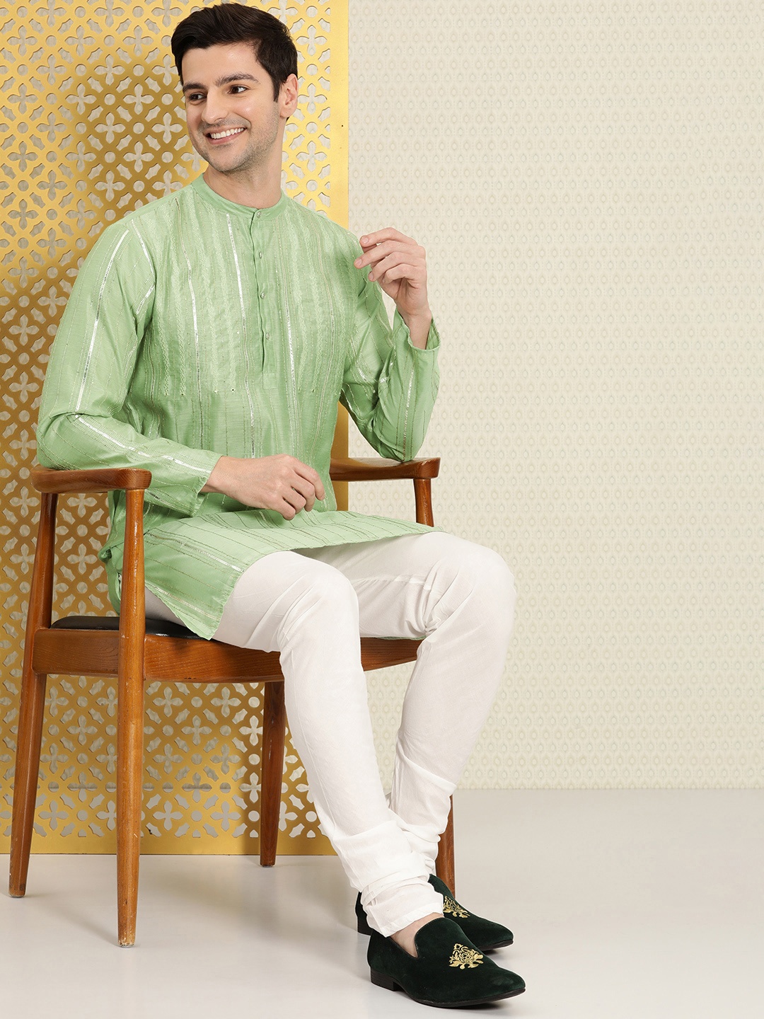 House of Pataudi Men Green Ethnic Motifs Embroidered Gotta Patti Jashn Kurta with Pyjamas
House of Pataudi Men Green Ethnic Motifs Embroidered Gotta Patti Jashn Kurta with Pyjamas