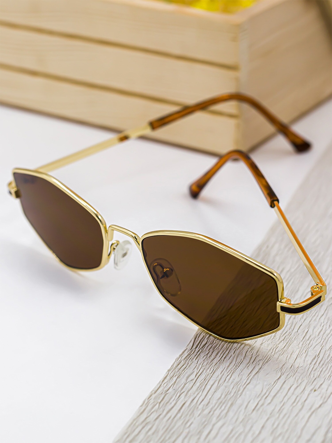 Bellofox Women Brown Lens & Gold-Toned Sunglasses