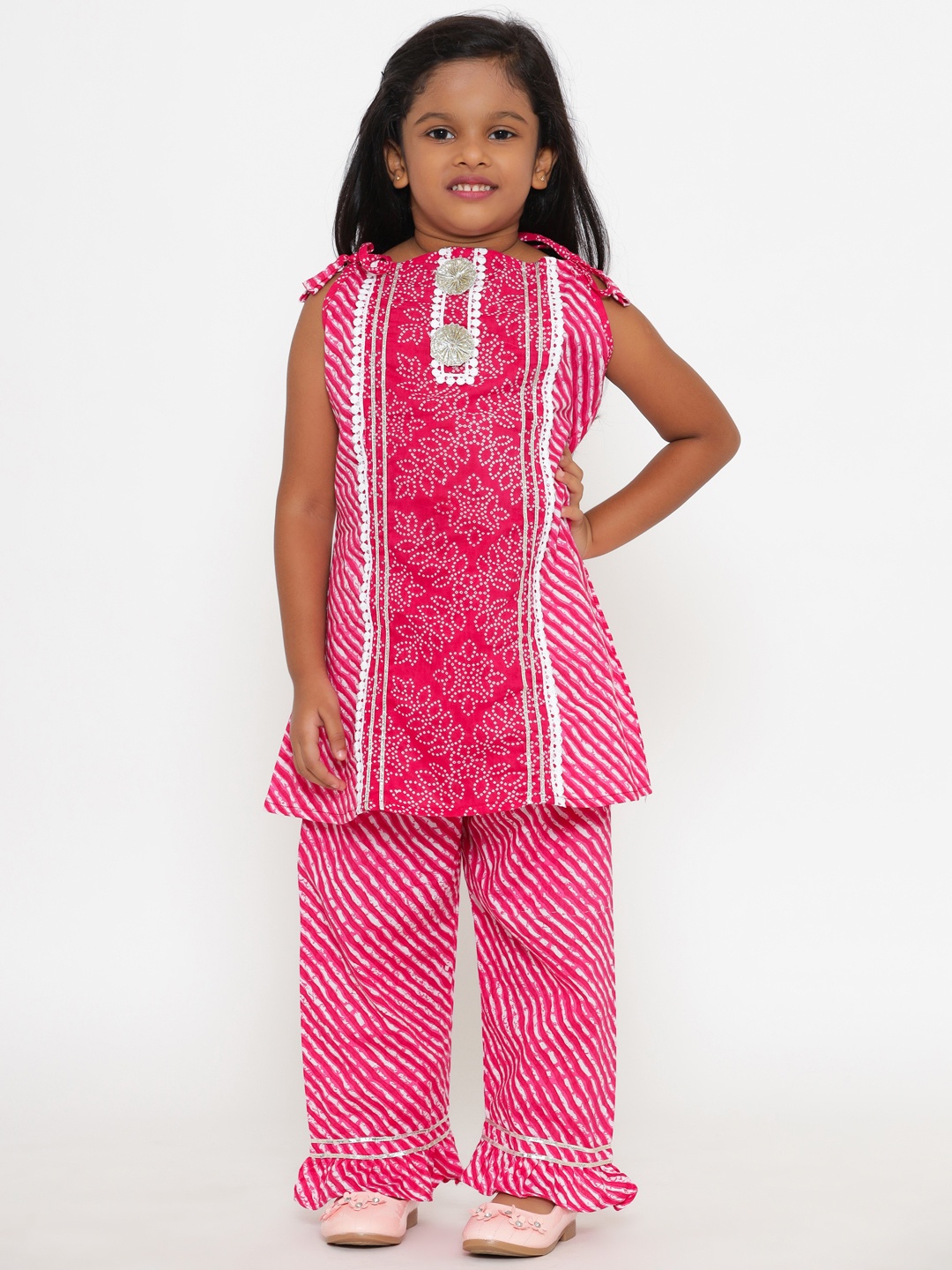 Readiprint Fashions Girls Pink Bandhani Printed Gotta Patti Pure Cotton Kurta with Trousers
Readiprint Fashions Girls Pink Bandhani Printed Gotta Patti Pure Cotton Kurta with Trousers