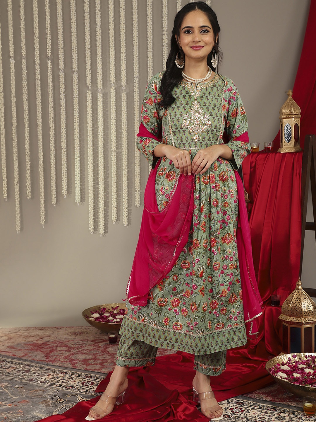 Varanga Women Green Pure Cotton Floral Printed Gotta Patti Kurta with Trousers & Dupatta
Varanga Women Green Pure Cotton Floral Printed Gotta Patti Kurta with Trousers & Dupatta