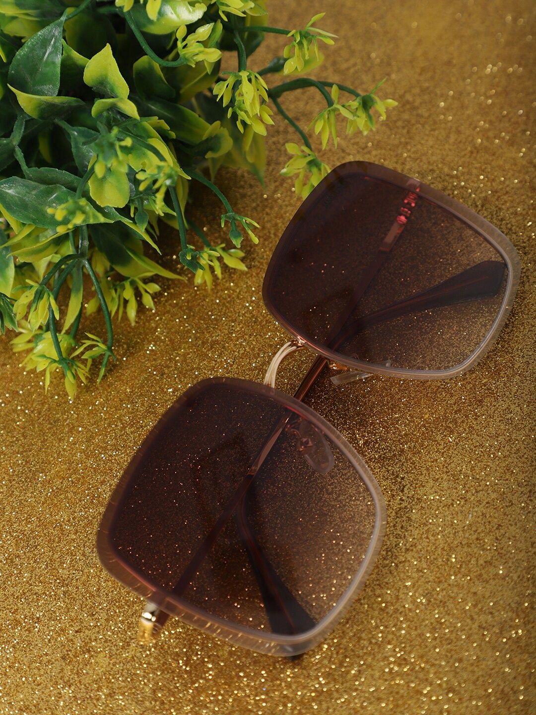 MARC LOUIS Women Brown Lens & Gold-Toned Square Sunglasses with UV Protected Lens B80-4220
MARC LOUIS Women Brown Lens & Gold-Toned Square Sunglasses with UV Protected Lens B80-4220