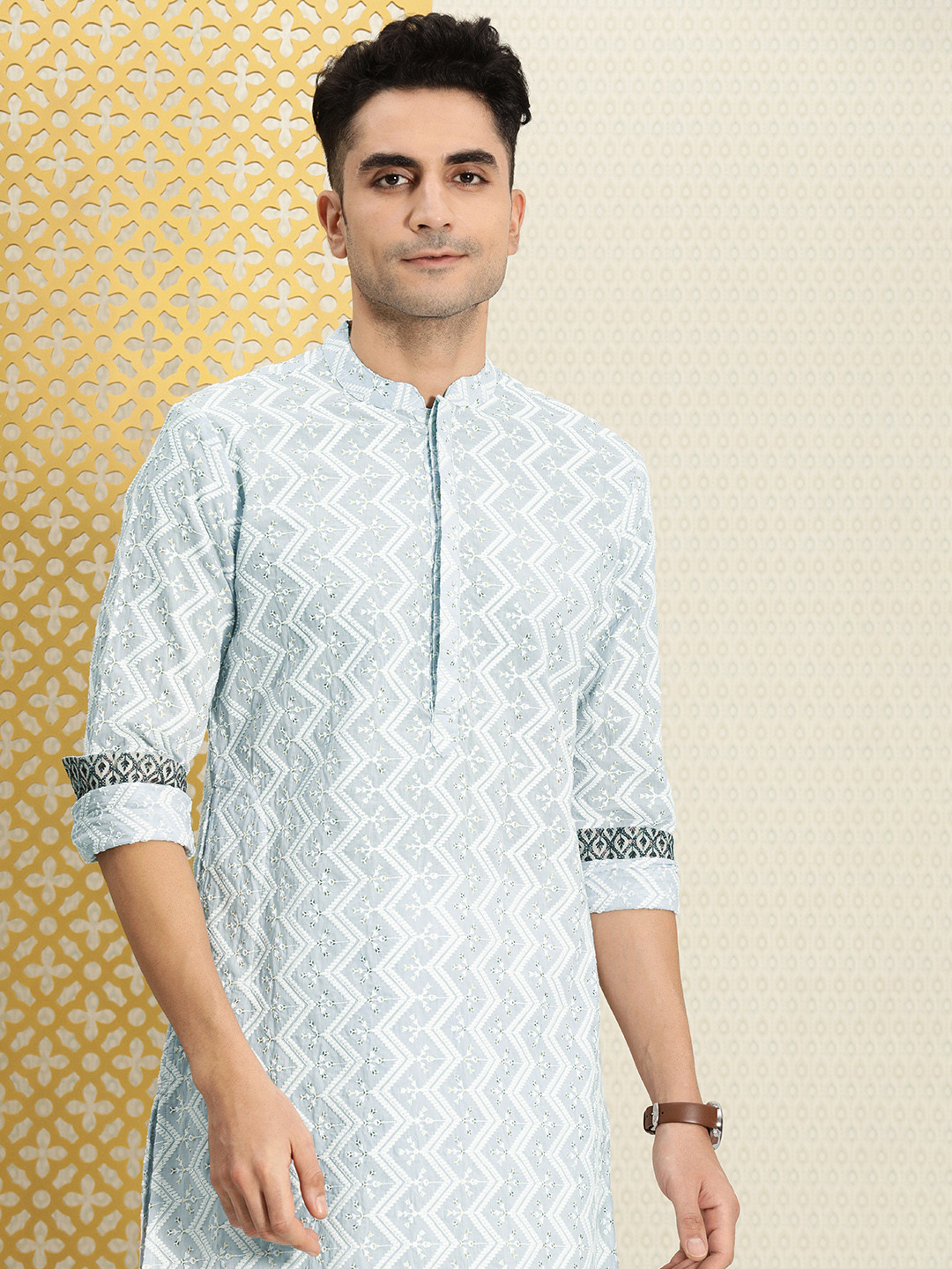 House of Pataudi Men Blue Ethnic Motifs Embroidered Sequinned Pure Cotton Kurta with Churidar 
House of Pataudi Men Blue Ethnic Motifs Embroidered Sequinned Pure Cotton Kurta with Churidar
