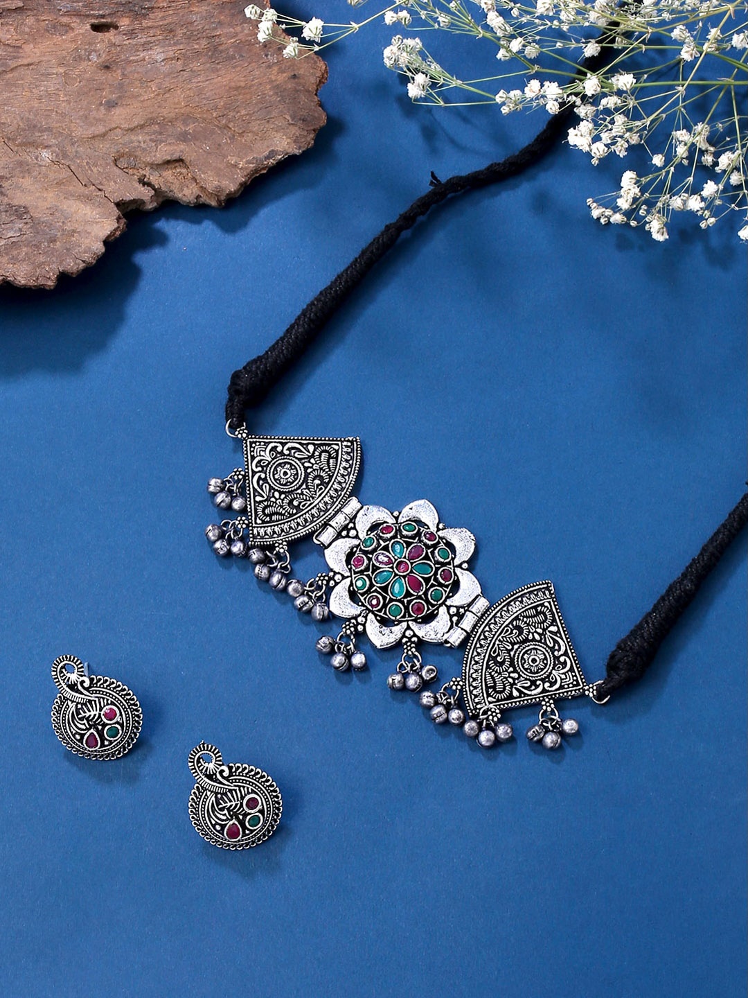 Yellow Chimes Women Silver-Plated Stone Studded Oxidised Ethnic Choker Jewellery Set
Yellow Chimes Women Silver-Plated Stone Studded Oxidised Ethnic Choker Jewellery Set