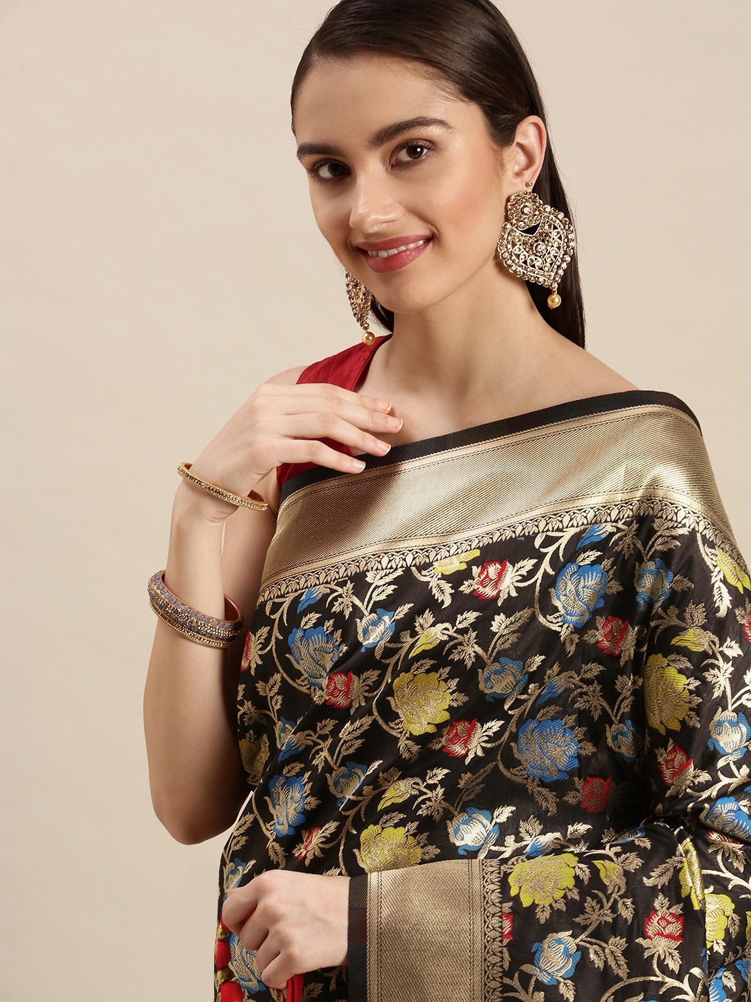 Royal Rajgharana Saree Black & Gold Floral Zari Silk Blend Celebrity Banarasi Sarees
Royal Rajgharana Saree Black & Gold Floral Zari Silk Blend Celebrity Banarasi Sarees
