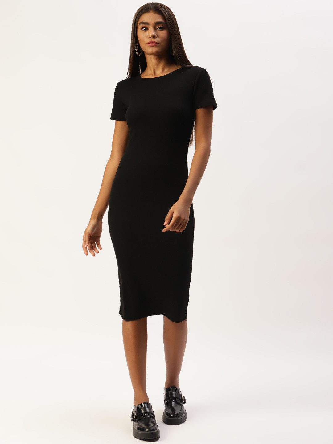 LC Waikiki Black Solid Bodycon Dress 
LC Waikiki Black Solid Bodycon Dress