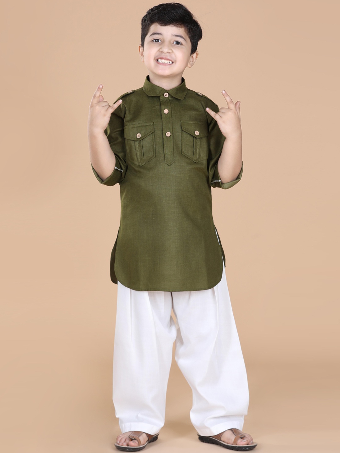 Aj DEZInES Boys Green Pure Cotton Kurta with Salwar