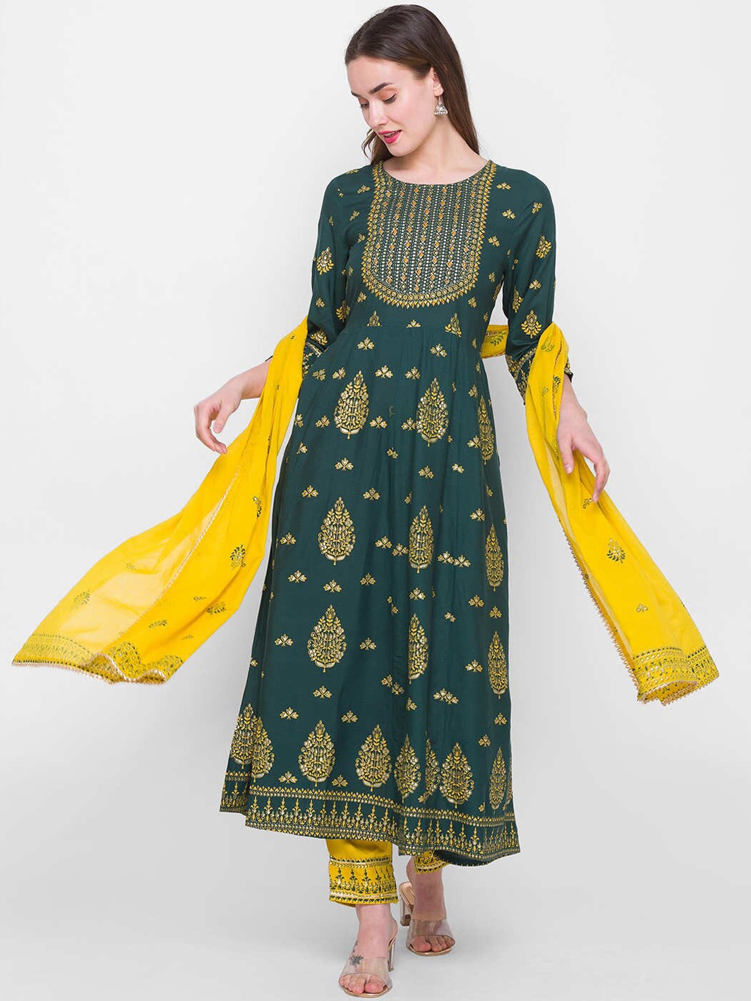 ZOLA Women Green Ethnic Motifs Embroidered High Slit Kurti with Trousers & With Dupatta
ZOLA Women Green Ethnic Motifs Embroidered High Slit Kurti with Trousers & With Dupatta