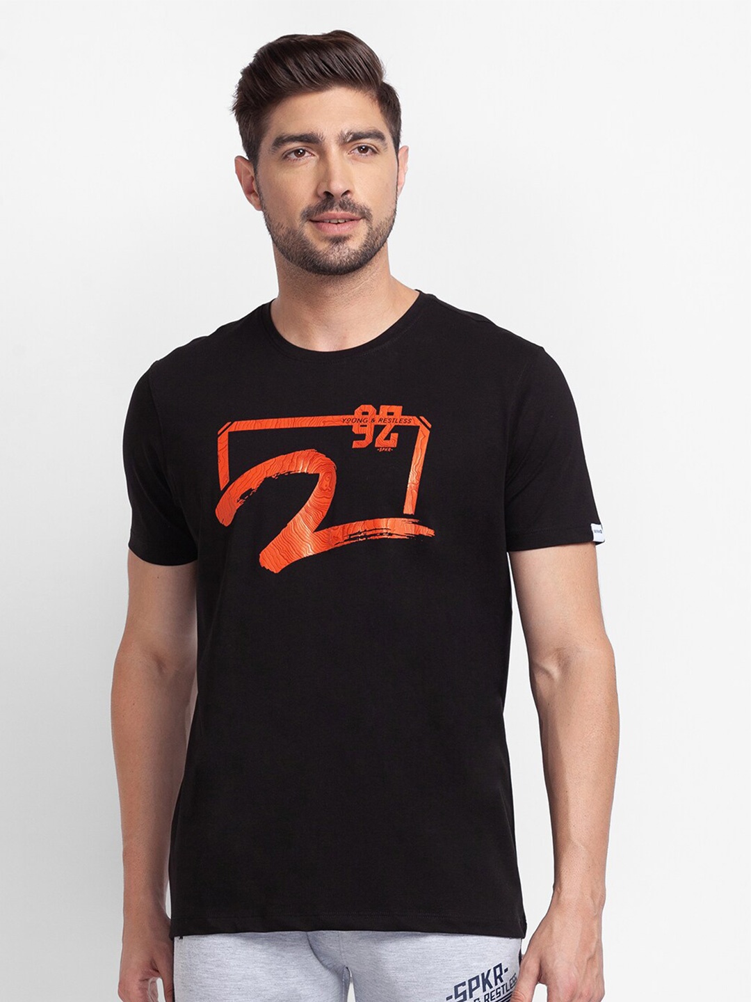 SPYKAR Men Black & french middle red purple Typography Printed Applique Slim Fit T-shirt
SPYKAR Men Black & french middle red purple Typography Printed Applique Slim Fit T-shirt