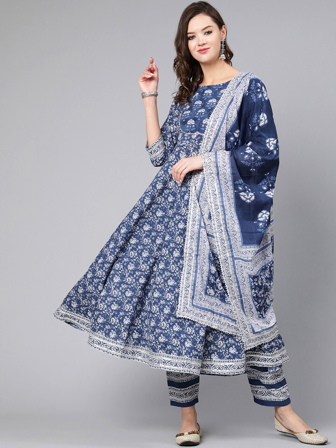 Nayo Women Blue Ethnic Motifs Printed Pure Cotton Kurta with Trousers & With Dupatta
Nayo Women Blue Ethnic Motifs Printed Pure Cotton Kurta with Trousers & With Dupatta