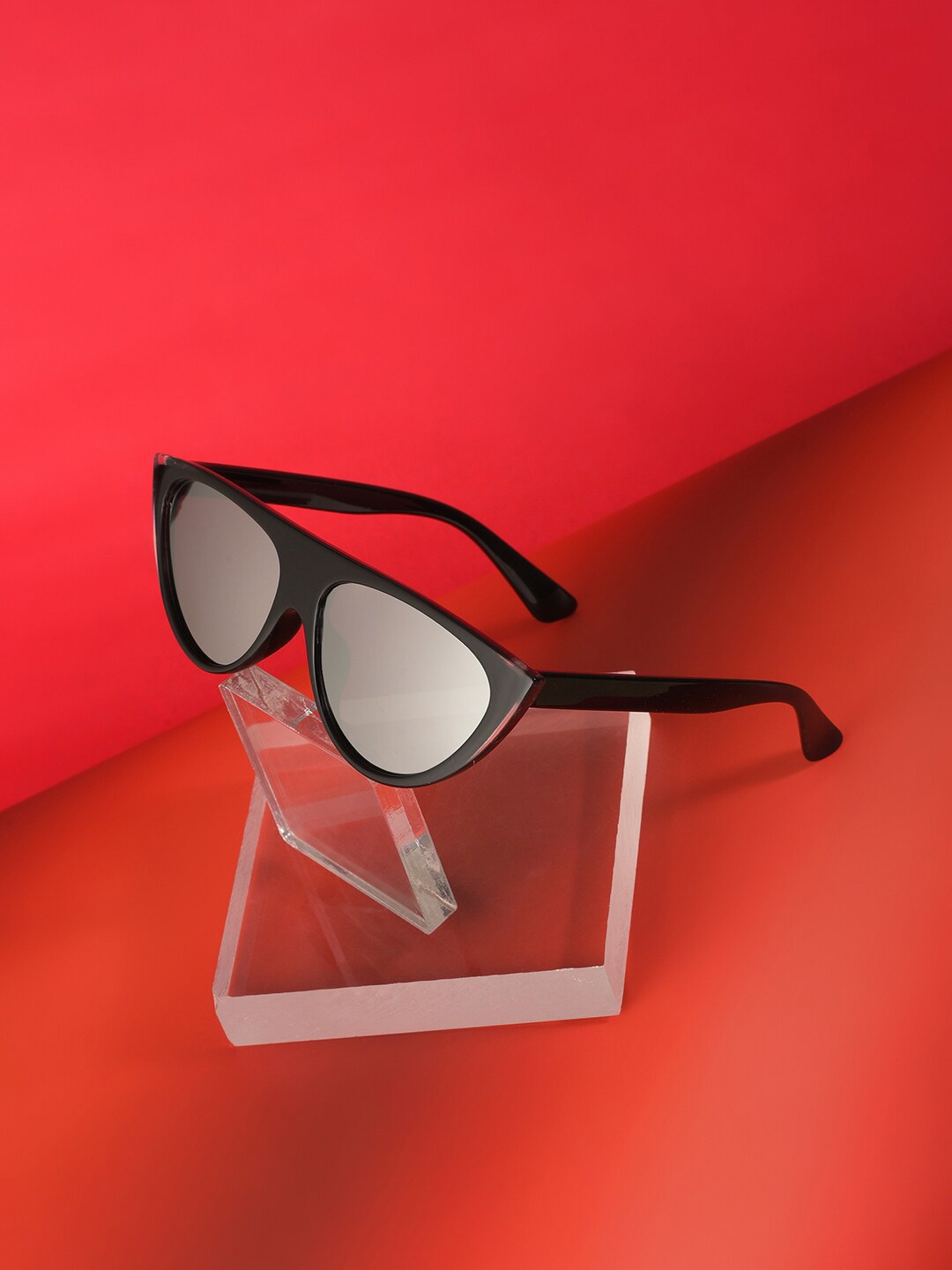 HAUTE SAUCE by Campus Sutra Women Black Lens & Black Cateye Sunglasses with UV Protected Lens
HAUTE SAUCE by Campus Sutra Women Black Lens & Black Cateye Sunglasses with UV Protected Lens