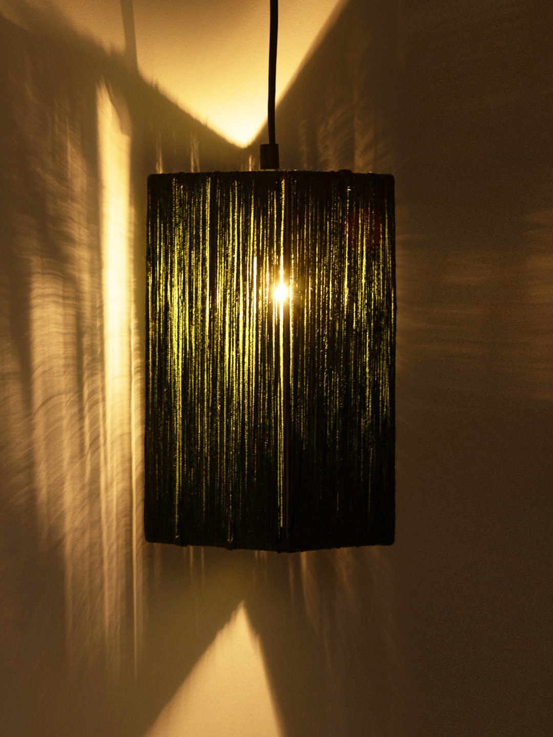 ExclusiveLane Green Solid Jute Brilliance Handwoven Cuboidal Hanging Pendant Ceiling Lamps
ExclusiveLane Green Solid Jute Brilliance Handwoven Cuboidal Hanging Pendant Ceiling Lamps
