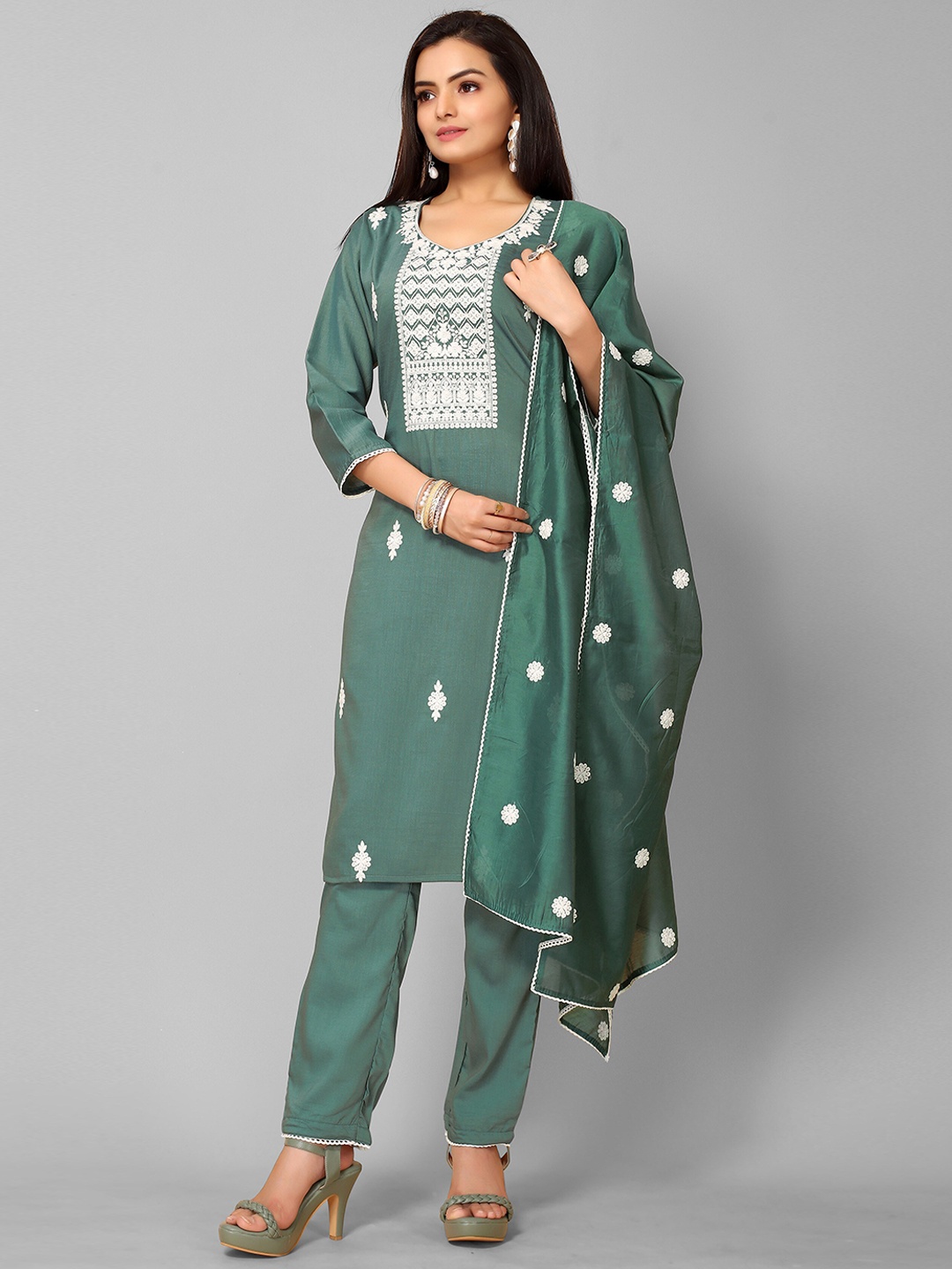 KALINI Women Green Floral Embroidered Thread Work Kurta with Trousers & With Dupatta
KALINI Women Green Floral Embroidered Thread Work Kurta with Trousers & With Dupatta