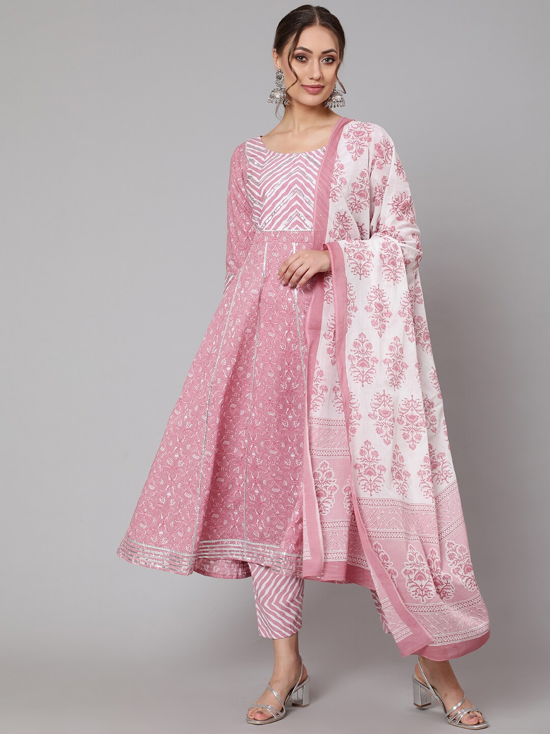 THE NKS PLUS Women Mauve Embroidered Pleated Pure Cotton Kurti with Trousers & With Dupatta
THE NKS PLUS Women Mauve Embroidered Pleated Pure Cotton Kurti with Trousers & With Dupatta