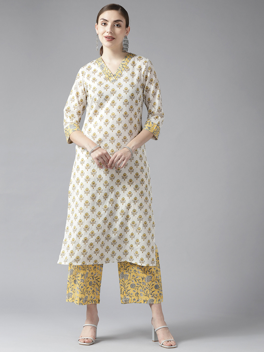 Amirah s Women White Ethnic Motifs Printed Sequinned Pure Cotton Kurta with Palazzos
Amirah s Women White Ethnic Motifs Printed Sequinned Pure Cotton Kurta with Palazzos