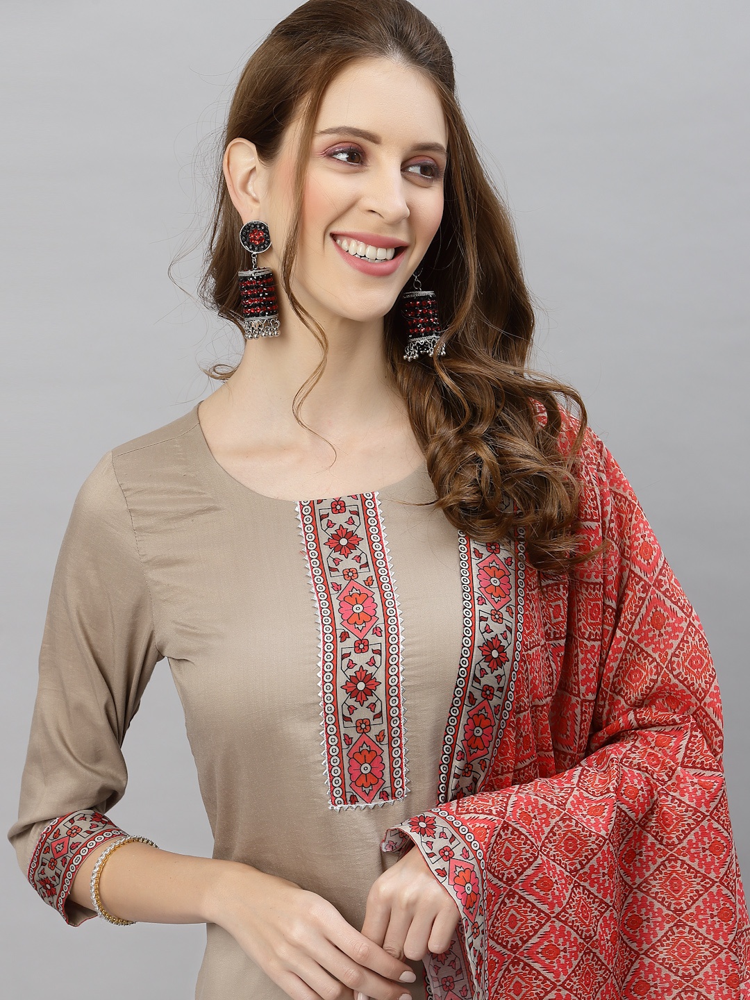SANISA Women Grey Silk Blend Ethnic Motifs Pleated Kurta with Churidar & With Dupatta
SANISA Women Grey Silk Blend Ethnic Motifs Pleated Kurta with Churidar & With Dupatta