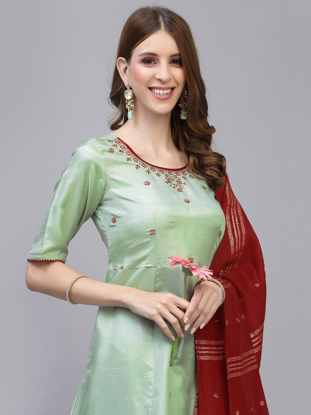SANISA Women Green Silk Blend Embroidered Panelled Kurta with Trousers & Dupatta
SANISA Women Green Silk Blend Embroidered Panelled Kurta with Trousers & Dupatta