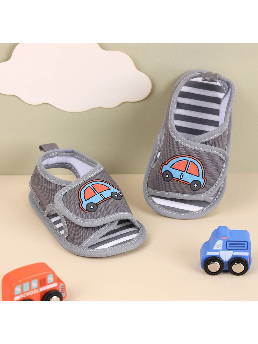KICKS & CRAWL Boys Grey Printed Sneakers