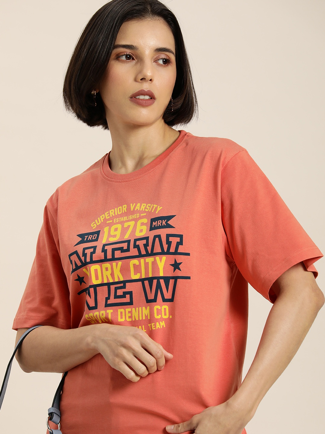 DILLINGER Women Peach-Coloured & Black Typography Pure Cotton Oversized Oversized T-shirt
DILLINGER Women Peach-Coloured & Black Typography Pure Cotton Oversized Oversized T-shirt