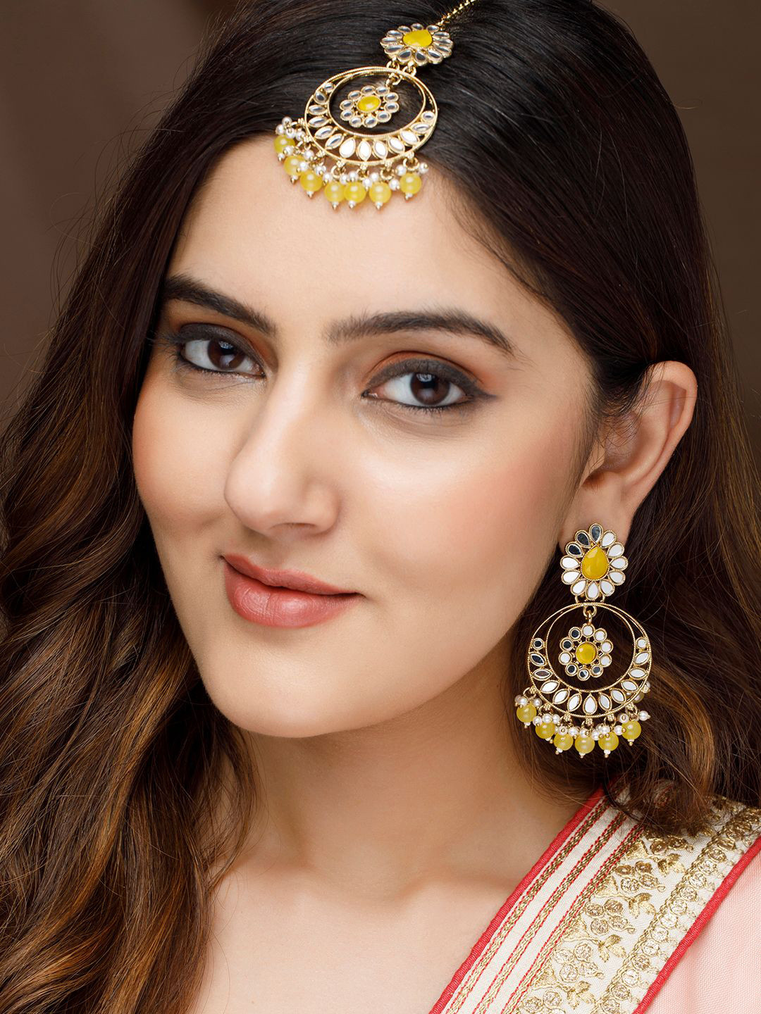 Rubans Gold-Plated Yellow Stone Studded &Beaded Handcrafted MaangTika with Earring Set
Rubans Gold-Plated Yellow Stone Studded &Beaded Handcrafted MaangTika with Earring Set