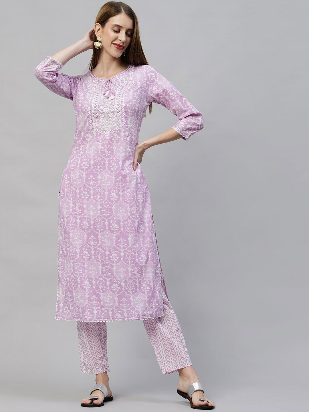 FASHOR Women Purple Embroidered Pleated Sequinned Pure Cotton Kurti with Trousers & With Dupatta
FASHOR Women Purple Embroidered Pleated Sequinned Pure Cotton Kurti with Trousers & With Dupatta