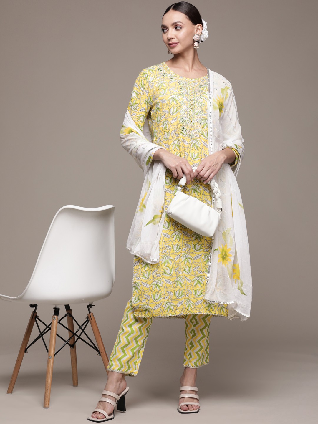 Ishin Women Yellow & Green Floral Printed Gotta Patti Kurta with Trousers & Dupatta
Ishin Women Yellow & Green Floral Printed Gotta Patti Kurta with Trousers & Dupatta