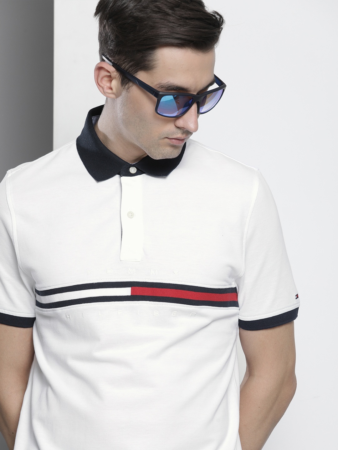 Tommy Hilfiger Men White Colourblocked Embroidered Polo Collar Pure Cotton Casual T-shirt
Tommy Hilfiger Men White Colourblocked Embroidered Polo Collar Pure Cotton Casual T-shirt