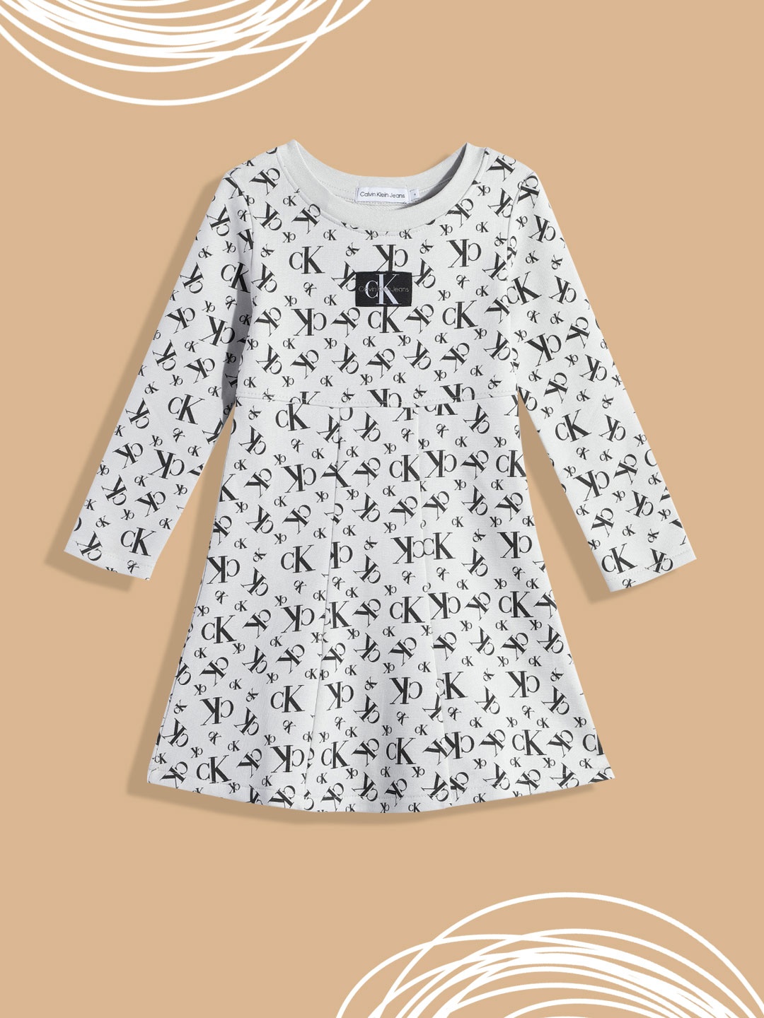 Calvin Klein Jeans Girls Grey & Black Brand Logo Printed Pure Cotton Fit and Flare Dress
Calvin Klein Jeans Girls Grey & Black Brand Logo Printed Pure Cotton Fit and Flare Dress