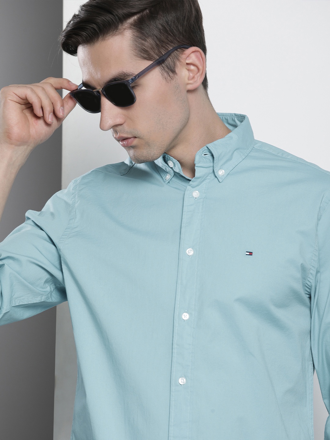Tommy Hilfiger Men Blue Button-Down Collar Casual Shirt