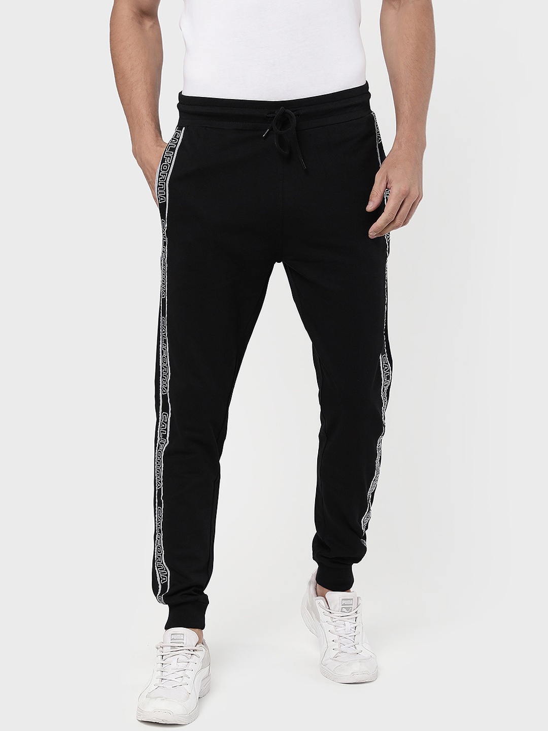 R&B Men Black Solid Slim Fit Joggers