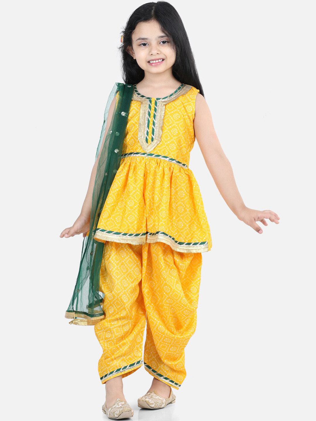 BownBee Girls Yellow Printed Pleated Gotta Patti Kurti with Dhoti Pants & With Dupatta
BownBee Girls Yellow Printed Pleated Gotta Patti Kurti with Dhoti Pants & With Dupatta