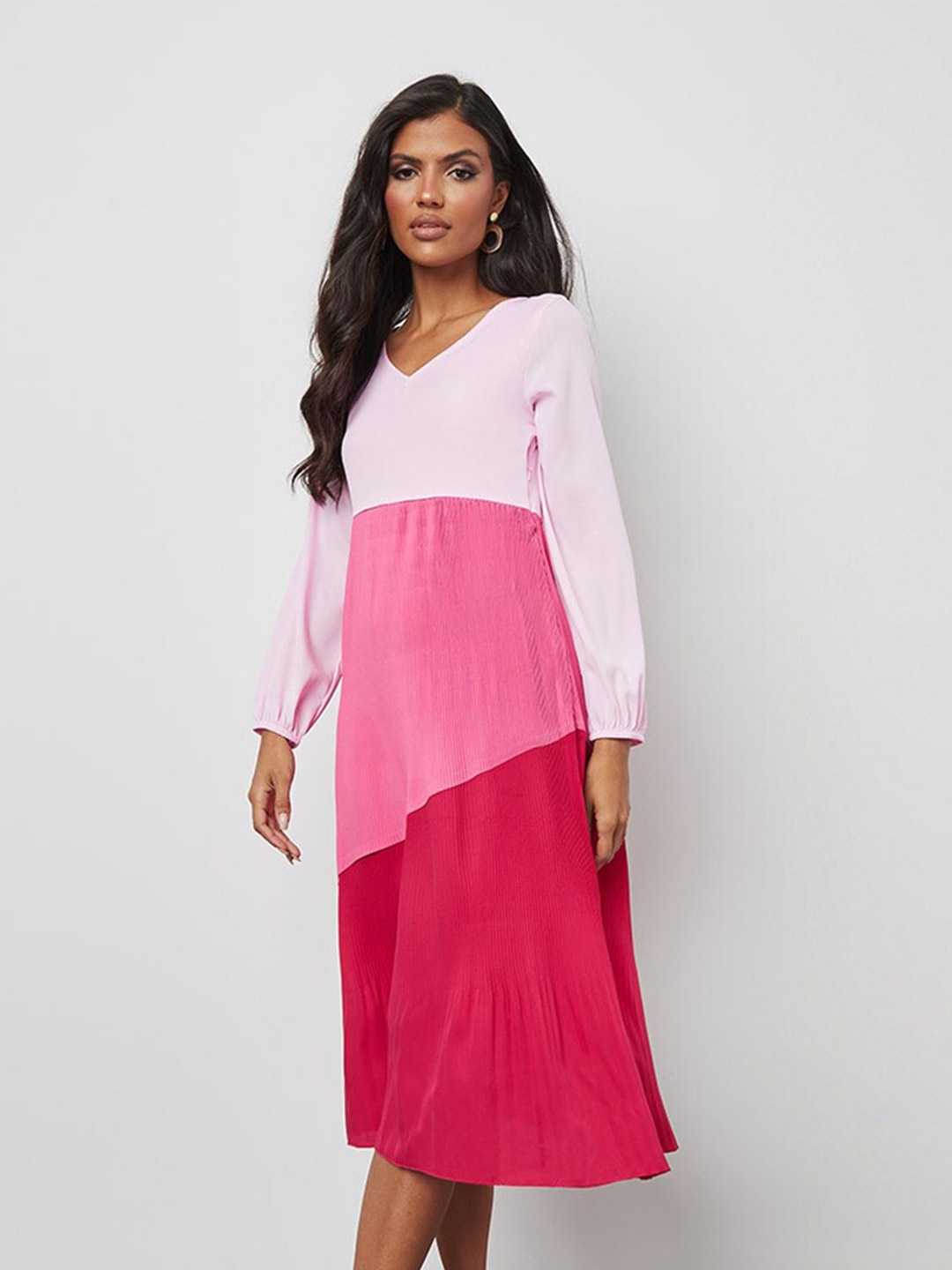 Styli Pink Colorblock V Neck A-Line Midi Dress
