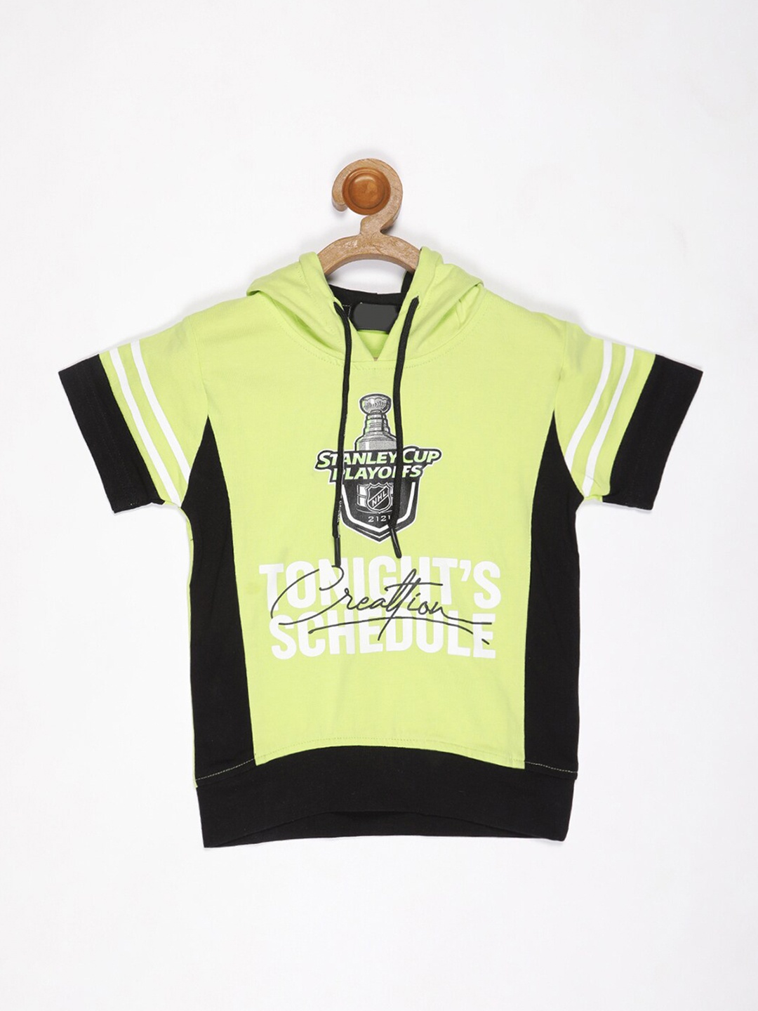 V2 Value & Variety Boys Green Typography Printed High Neck Extended Sleeves Monochrome Applique T-shirt
V2 Value & Variety Boys Green Typography Printed High Neck Extended Sleeves Monochrome Applique T-shirt