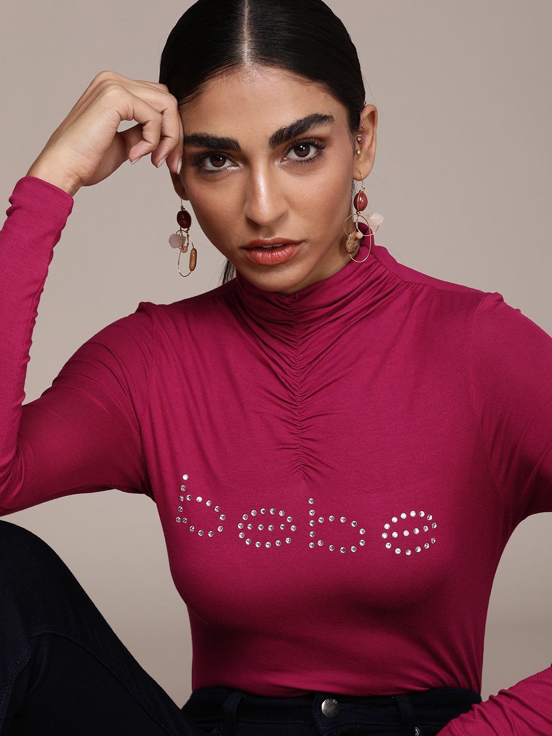 bebe Women Persian Red Essential Solid Beads & Stones Detailing Slim Fit Casual T-shirt
bebe Women Persian Red Essential Solid Beads & Stones Detailing Slim Fit Casual T-shirt