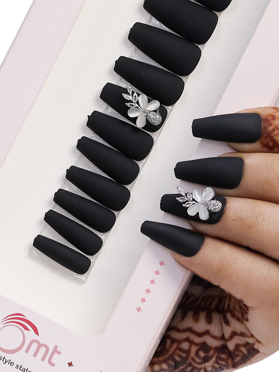 BEROMT 12 Pcs Long-Lasting Reusable Lightweight Salon Finish Press on Nail Tips - 04, Black
BEROMT 12 Pcs Long-Lasting Reusable Lightweight Salon Finish Press on Nail Tips - 04, Black